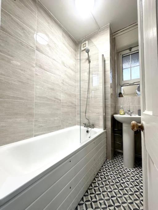 Quirky 3 Bedroom Flat In Shoreditch Лондон Экстерьер фото